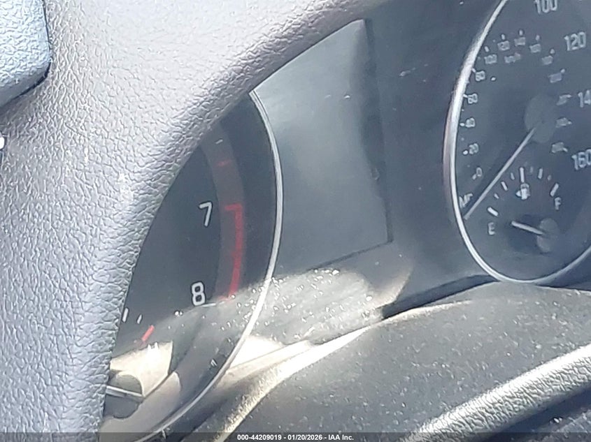 VIN 5NPD74LF0HH102501 2017 HYUNDAI ELANTRA SE