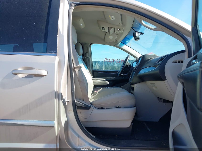 2013 Chrysler Town & Country Touring
