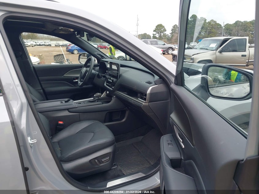 2025 Toyota Grand Highlander Hybrid Nightshade Edition