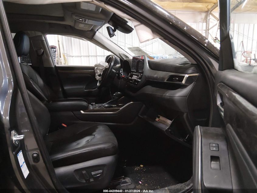 2021 Toyota Highlander Platinum