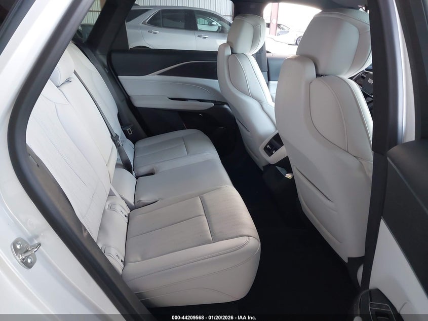 2025 Cadillac Lyriq Luxury 1 Rwd VIN: 1GYKPNRK4SZ313177 Lot: 44209568