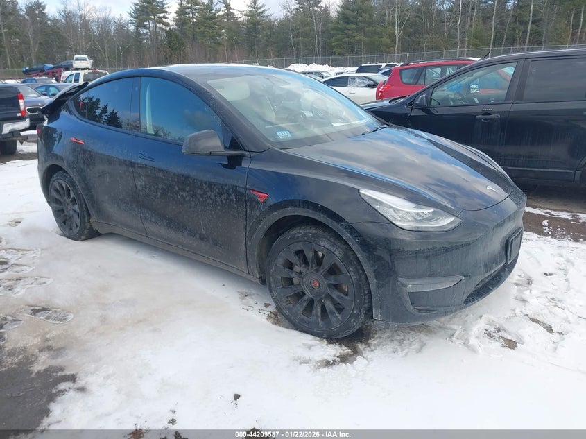 2022 Tesla Model Y Long Range Dual Motor All-Wheel Drive