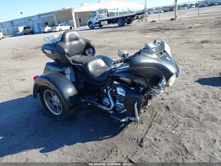 2016 Harley-Davidson Flhtcutg Tri Glide Ultra VIN: 1HD1MAL10GB850162 Lot: 44209708