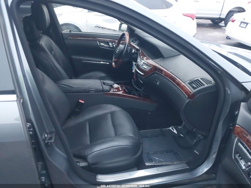 2011 Mercedes-Benz S 550