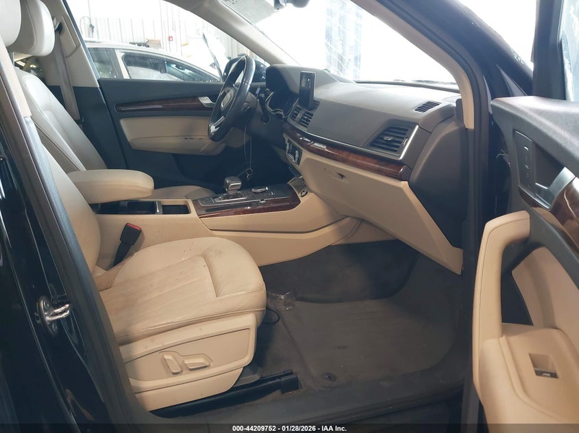 2018 Audi Q5 2.0T Premium/2.0T Tech Premium