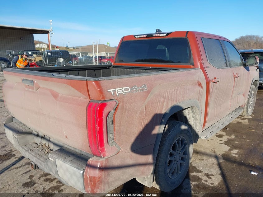 2025 Toyota Tundra Crewmax Sr/Crewmax Sr5