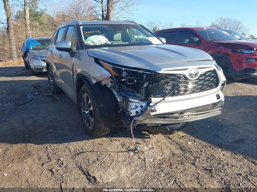 2025 Toyota Highlander Xle