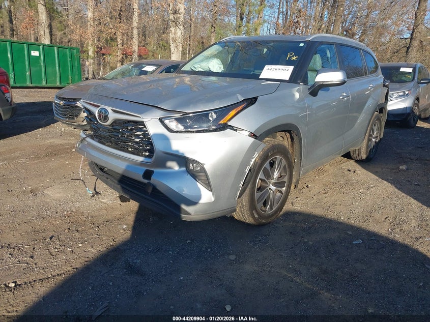 2025 Toyota Highlander Xle