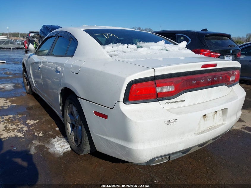 Vin: 2b3cl3cg4bh534438, lot: 44705944, dodge charger 20113
