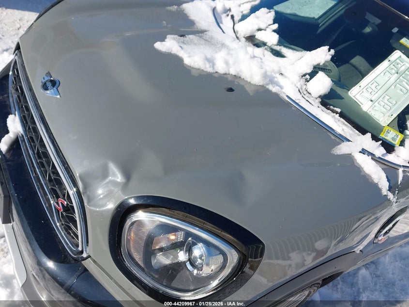 2018 Mini Countryman Cooper S VIN: WMZYT5C36J3E68797 Lot: 44209967