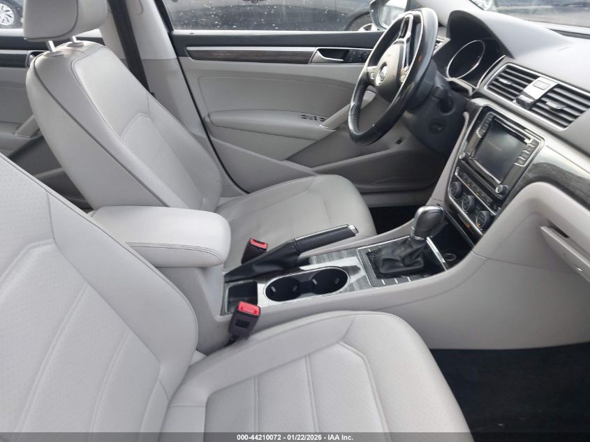 2018 Volkswagen Passat 2.0T Se