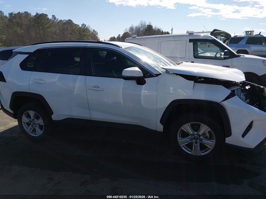 VIN 2T3W1RFV4LC039559 2020 TOYOTA RAV4 XLE