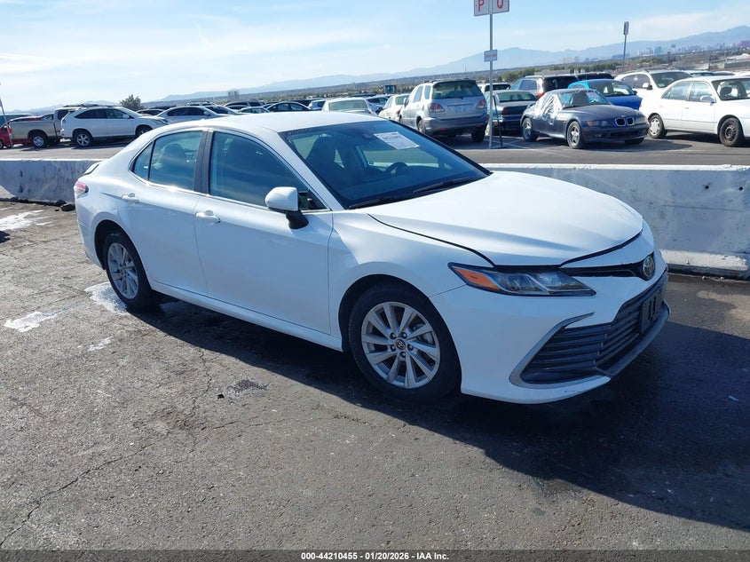 2022 Toyota Camry Le