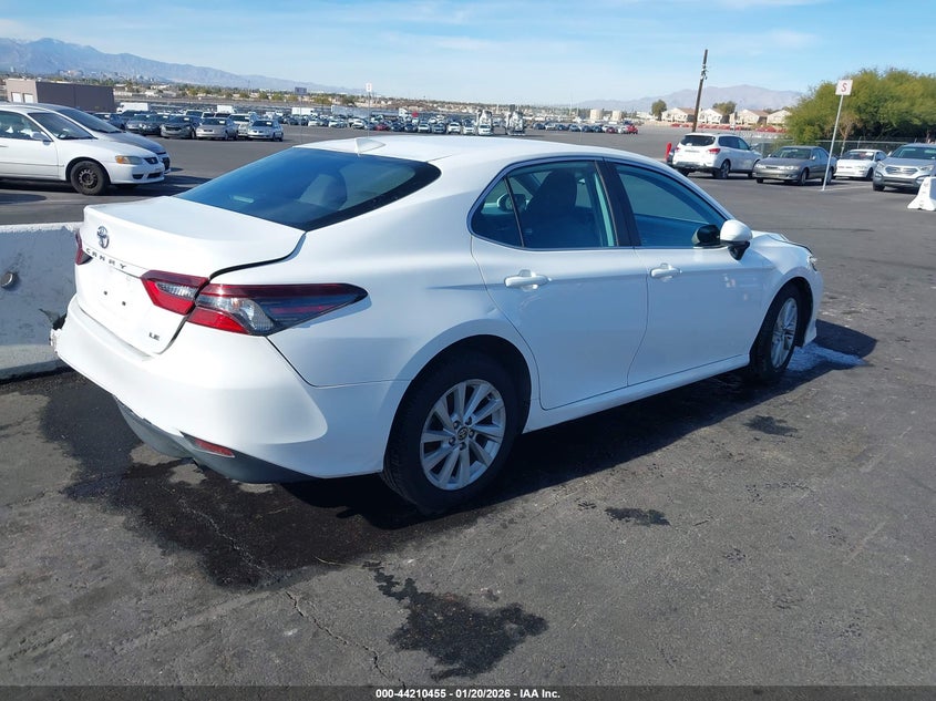 2022 Toyota Camry Le