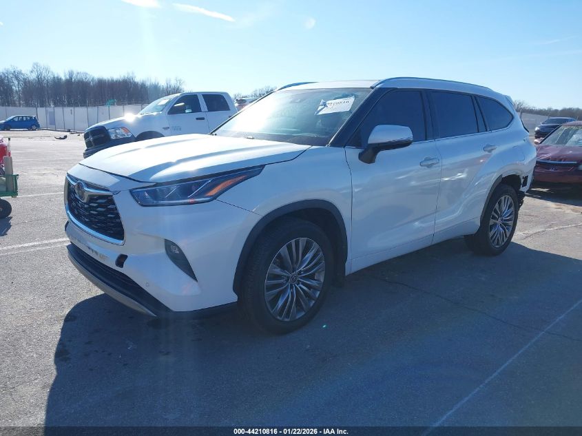 2022 Toyota Highlander Platinum