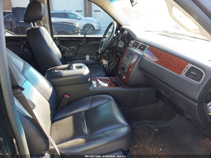 2014 Chevrolet Suburban 1500 Ltz