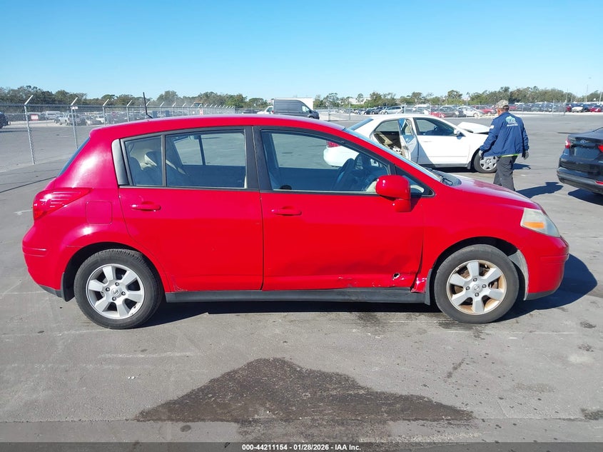 2007 Nissan Versa 1.8Sl VIN: 3N1BC13E07L363668 Lot: 44211154
