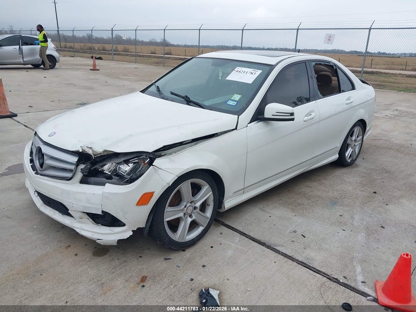 2011 Mercedes-Benz C 300 Sport WDDGF5EB0BR160761 photo 1