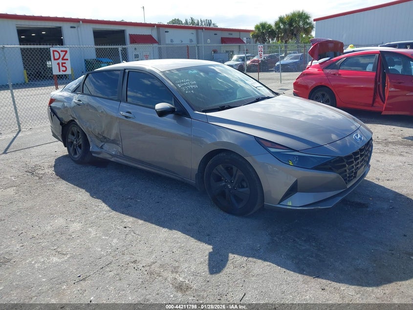 2022 Hyundai Elantra Sel