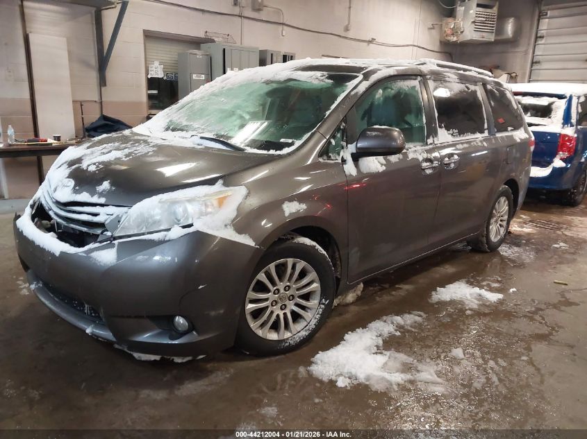 2013 Toyota Sienna Xle V6 8 Passenger