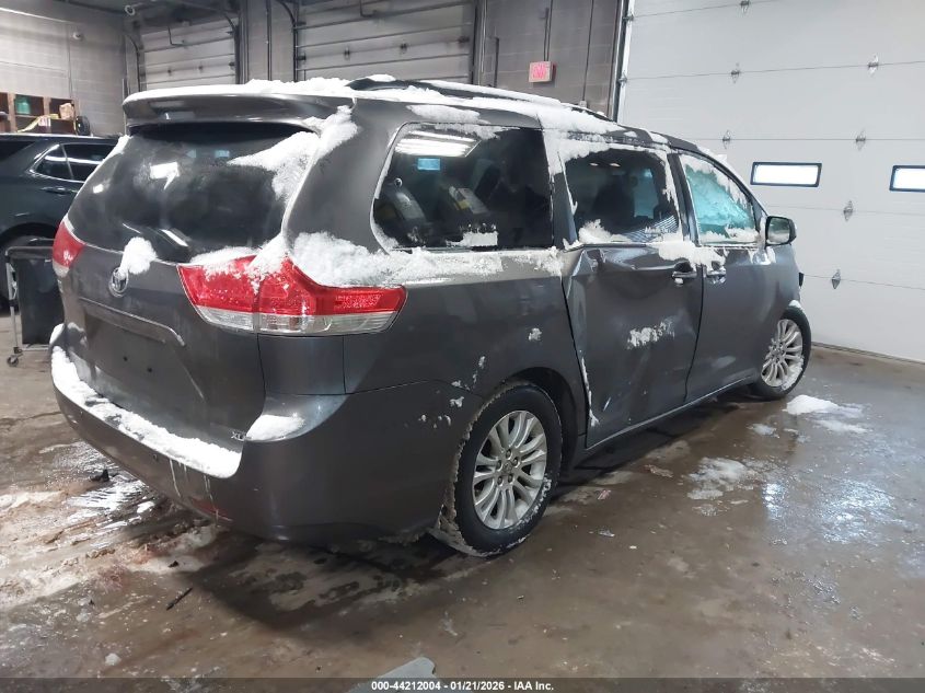 2013 Toyota Sienna Xle V6 8 Passenger
