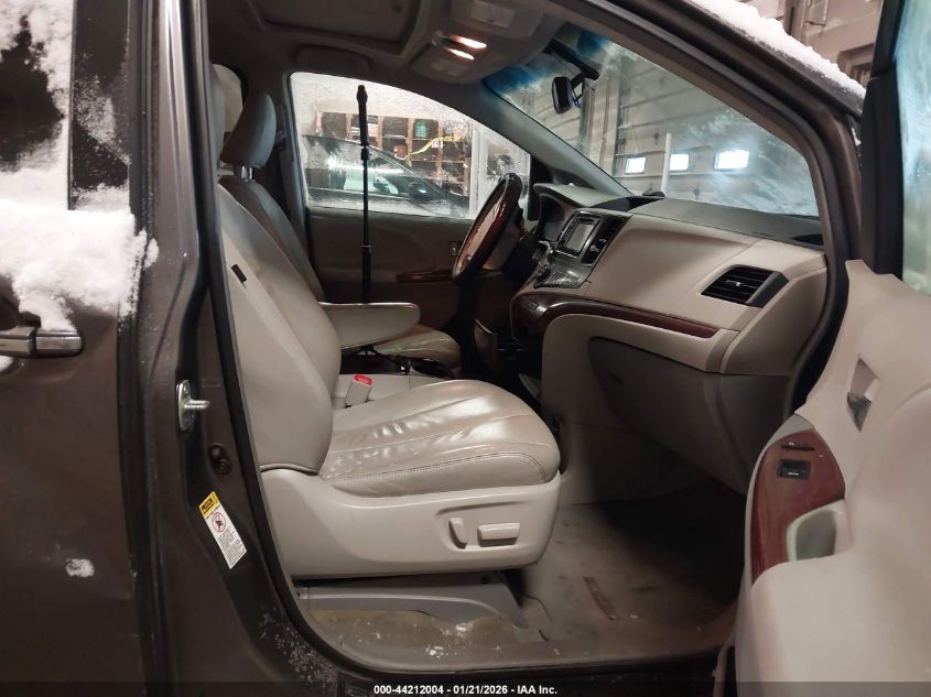 2013 Toyota Sienna Xle V6 8 Passenger