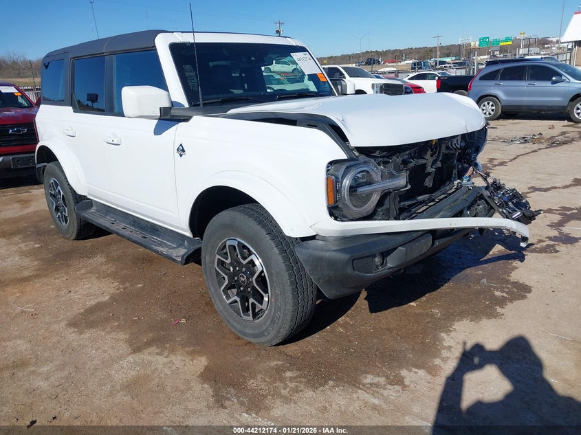 2025 Ford Bronco Outer Banks