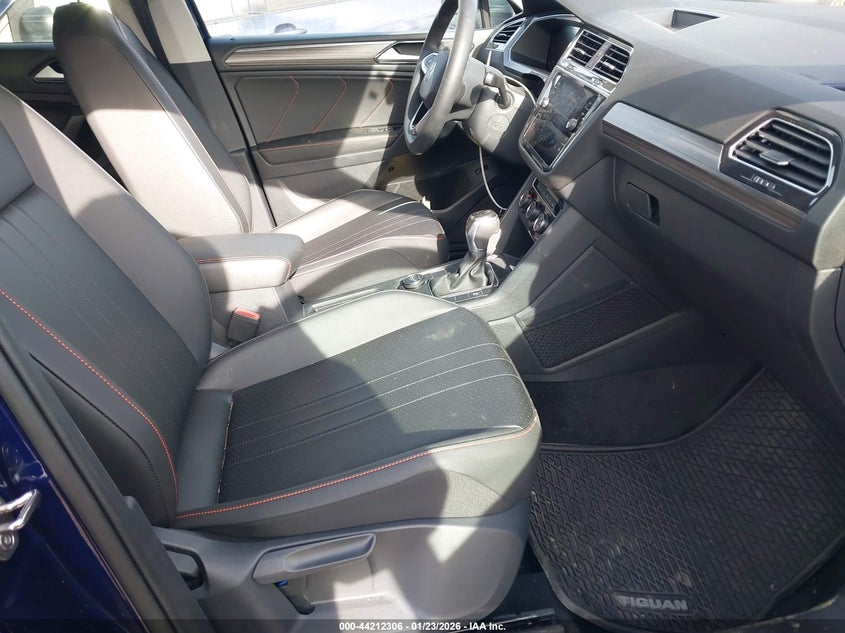 2024 Volkswagen Tiguan 2.0T Se/2.0T Wolfsburg Edition