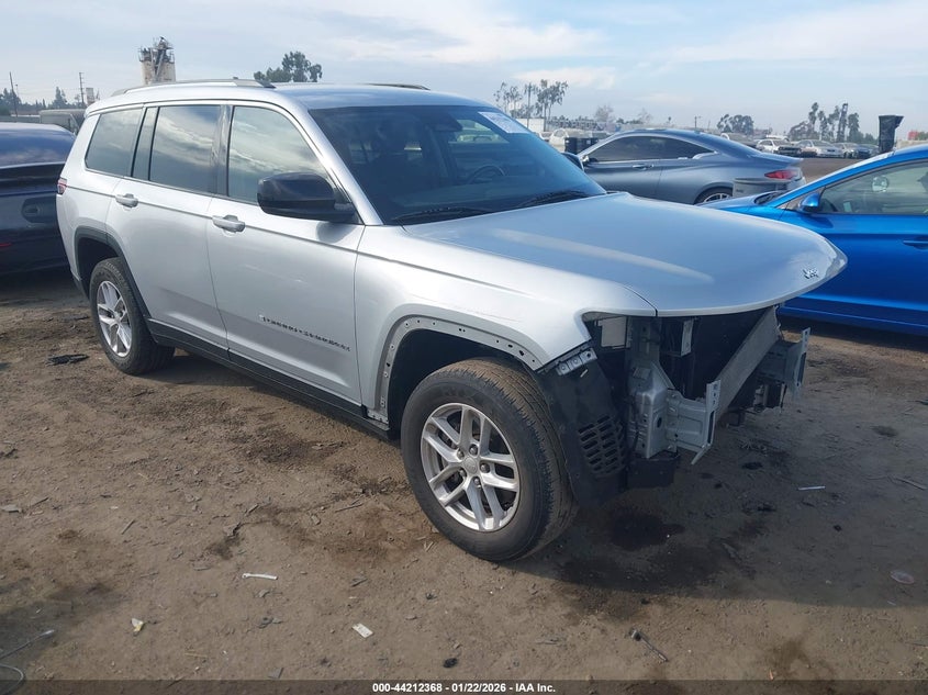 2022 Jeep Grand Cherokee L Laredo 4X2