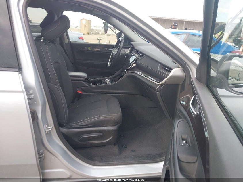 2022 Jeep Grand Cherokee L Laredo 4X2