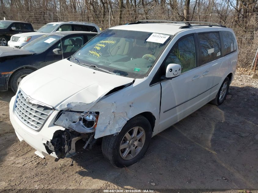 2010 Chrysler Town & Country Touring