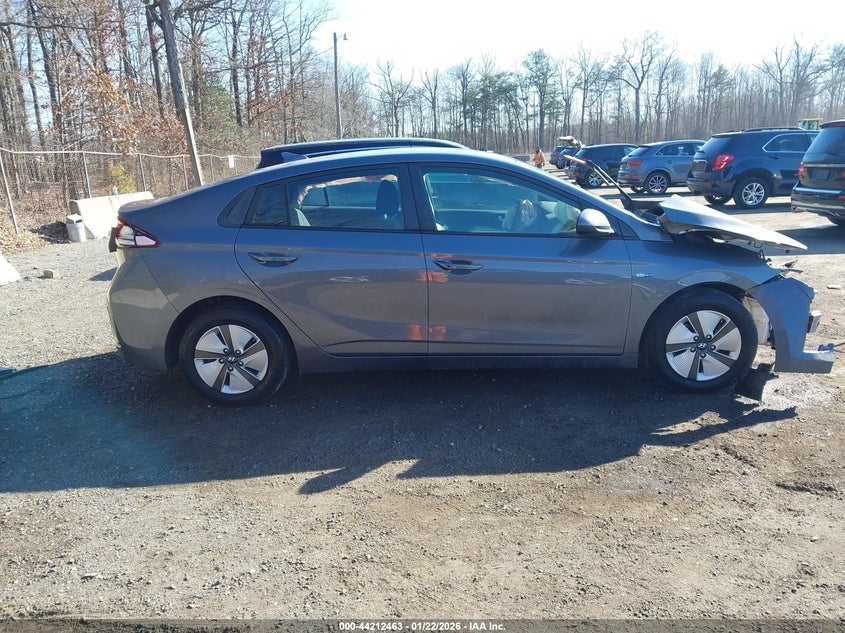 VIN KMHC65LC4JU069763 2018 HYUNDAI IONIQ HYBRID BLUE