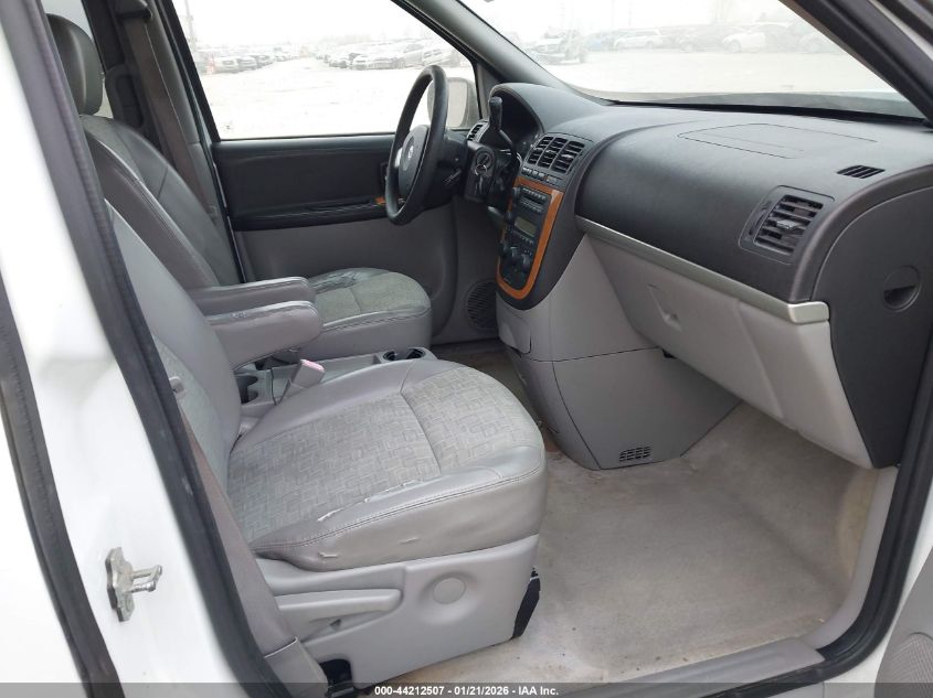 2005 Saturn Relay Fwd