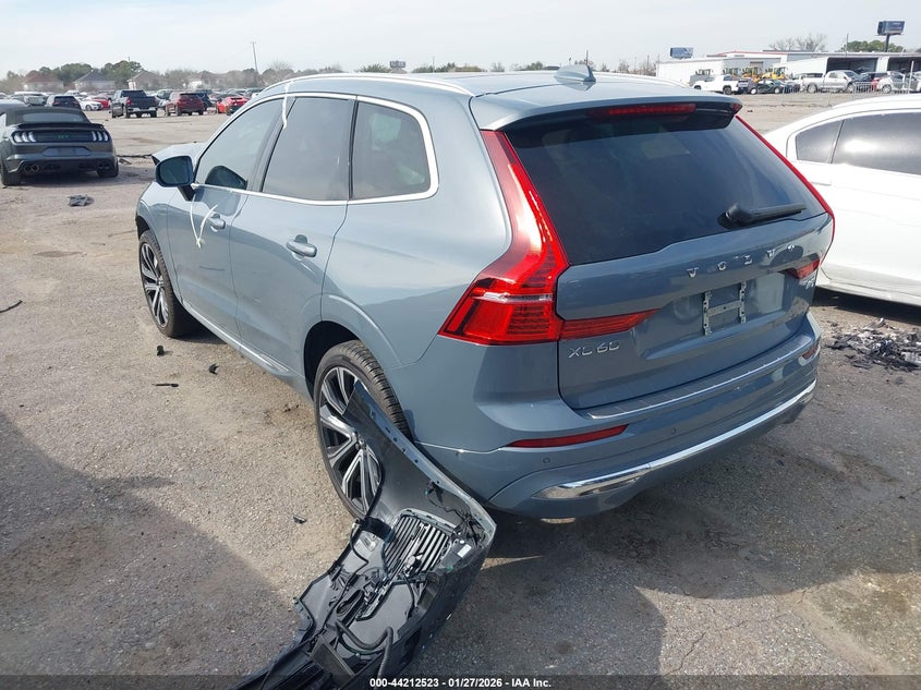 2023 Volvo Xc60 B5 Ultimate Bright Theme
