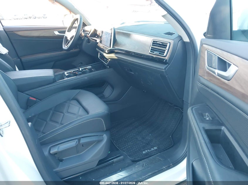 2025 Volkswagen Atlas 2.0T Se W/Technology