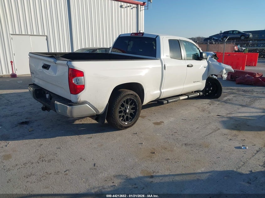 Vin: 5tfuy5f15lx917132, lot: 44708672, toyota tundra 4wd sr5 20204