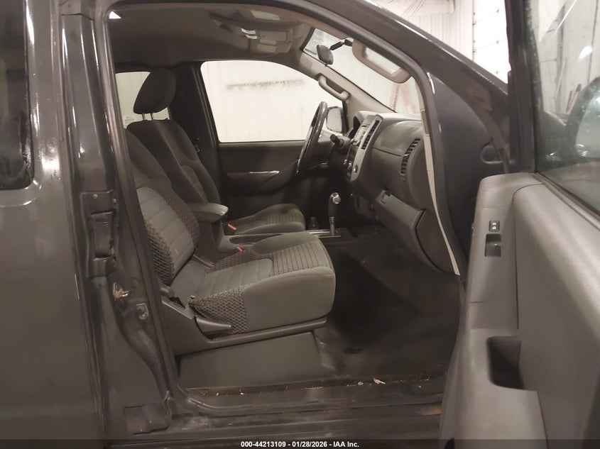 2014 Nissan Frontier Pro-4X/Sv