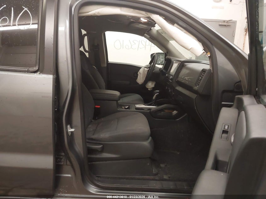 2022 Nissan Frontier S 4X4