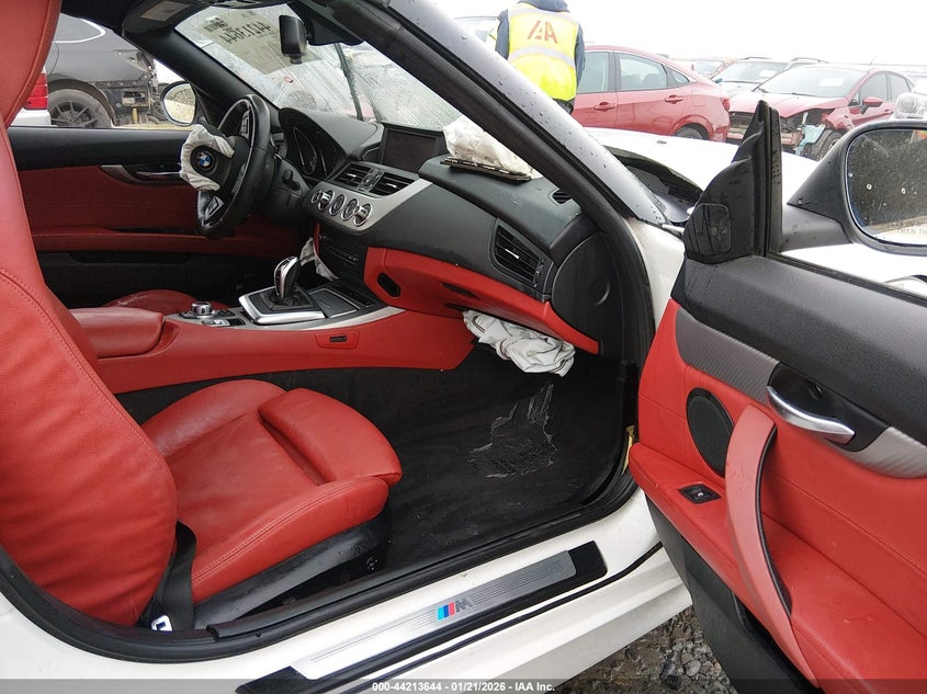 2013 BMW Z4 Sdrive35I VIN: WBALM7C57DE385435 Lot: 44213644