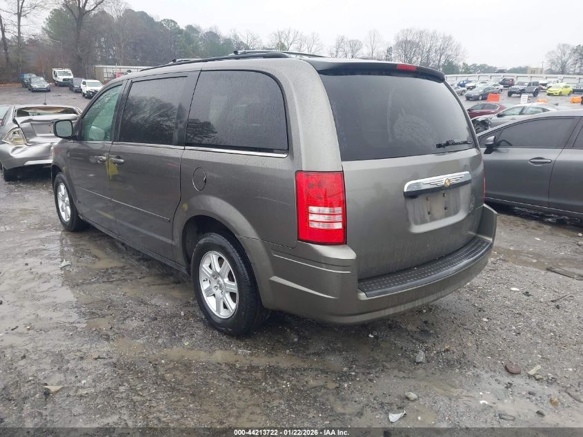 2010 Chrysler Town & Country New Lx