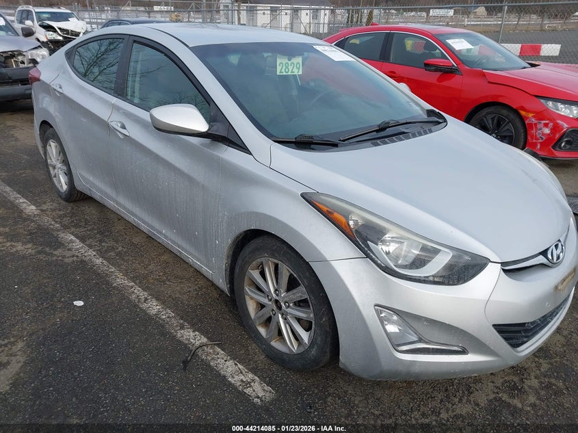 HYUNDAI ELANTRA SE