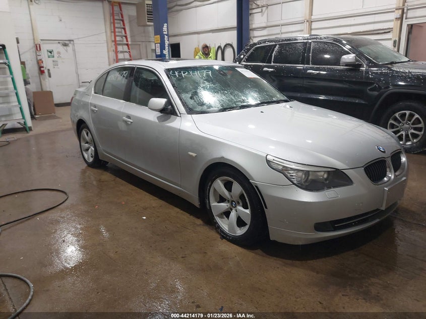 2008 BMW 528I