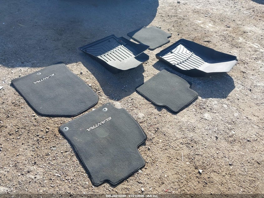 2019 Hyundai Elantra Value Edition VIN: 5NPD84LF8KH450194 Lot: 44214389