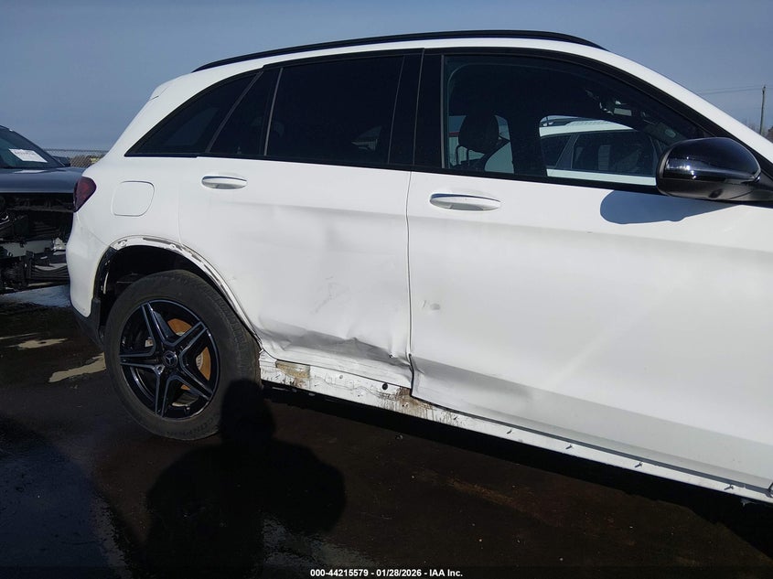 2022 MERCEDES-BENZ GLC 300 auction photo 6