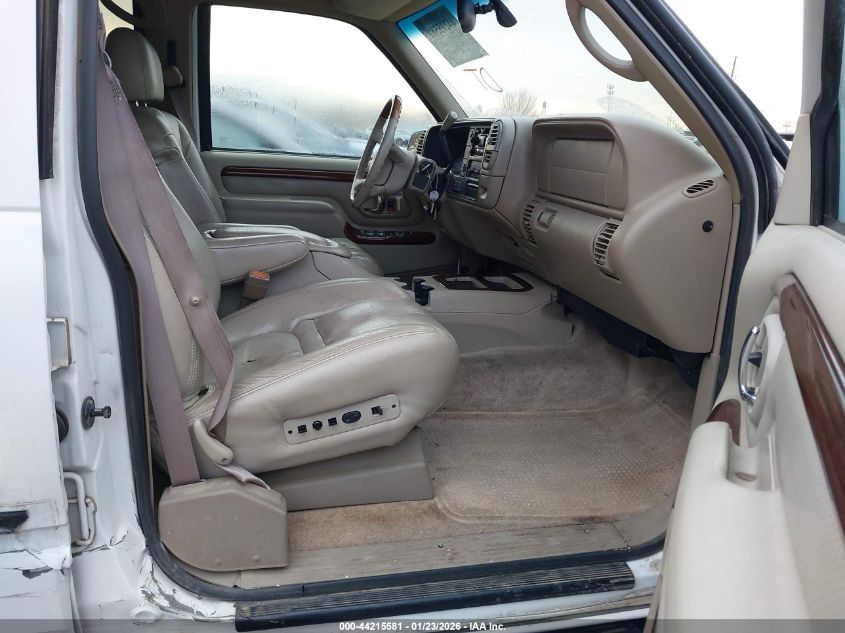 2000 Cadillac Escalade Standard