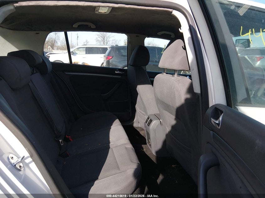 2007 Volkswagen Rabbit 4-Door VIN: WVWCR71K47W164340 Lot: 44215619