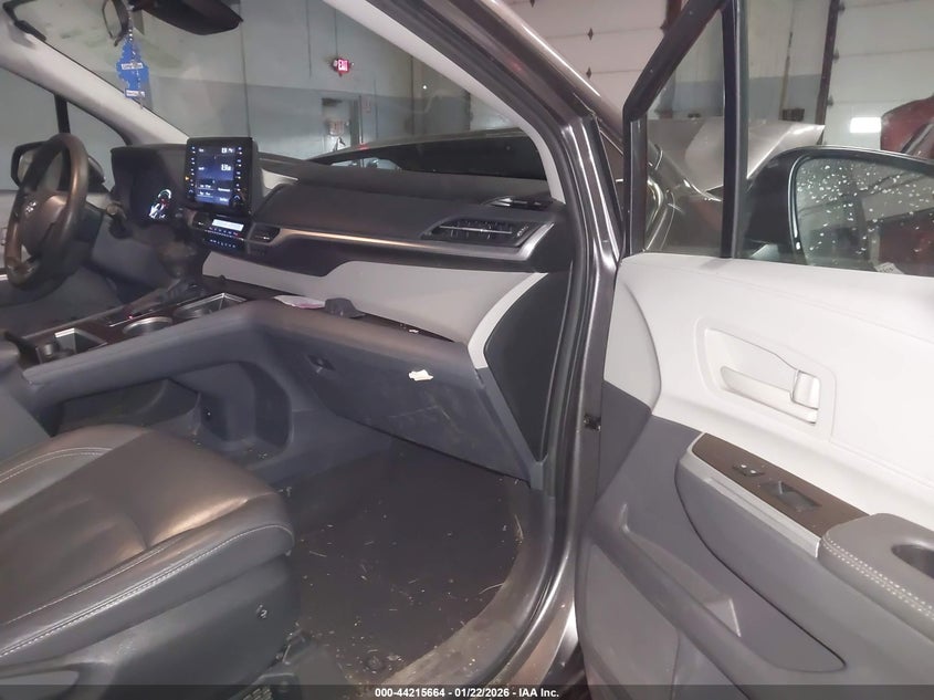 2023 Toyota Sienna Le