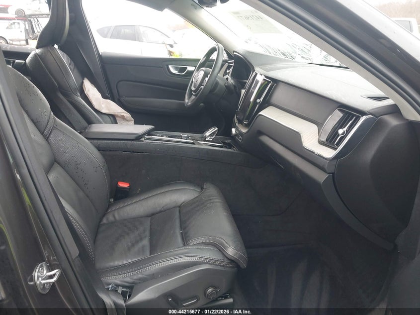 2022 Volvo Xc60 B5 Inscription