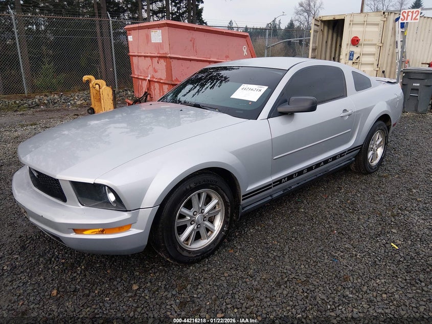 2007 Ford Mustang V6 Deluxe/V6 Premium