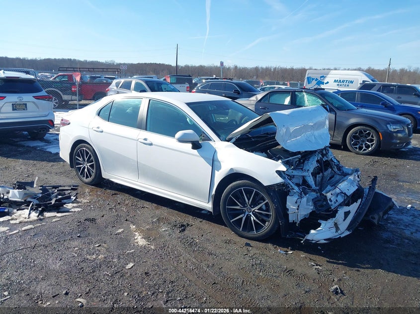 2024 Toyota Camry Hybrid Se